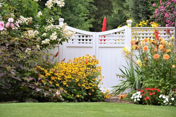 clôture rigide options pour le jardin